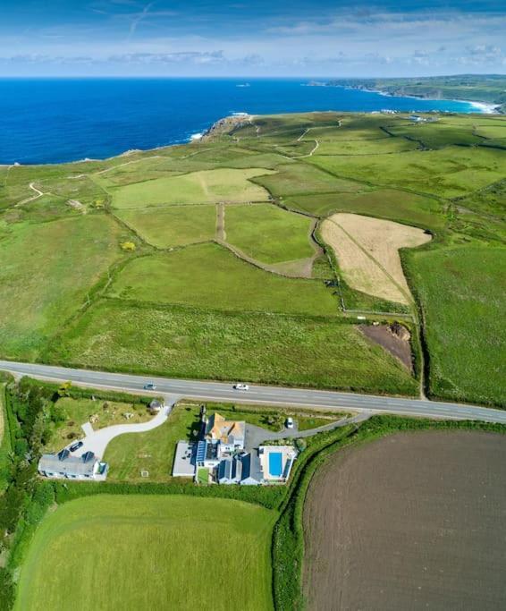 The Old Dairy, Land'S End, Sennen Apartment Bagian luar foto
